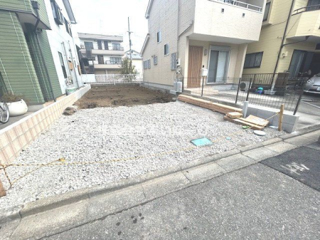 ��ʌ�����s������1���ڂ̐V�z��ˌ��Ă̌��n�O�ώʐ^