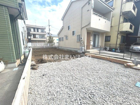 ��ʌ�����s������1���ڂ̐V�z��ˌ��Ă̌��n�O�ώʐ^