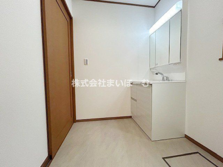 ��ʌ�����s�˒�4���ڂ̒��È�ˌ��Ă̐��ʑ�E���ʏ�