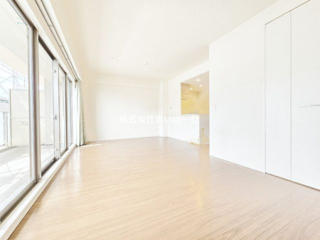 ��ʌ�����s�≺��3���ڂ̒��Ã}���V�����̃��r���O