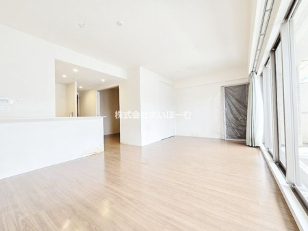 ��ʌ�����s�≺��3���ڂ̒��Ã}���V�����̃��r���O