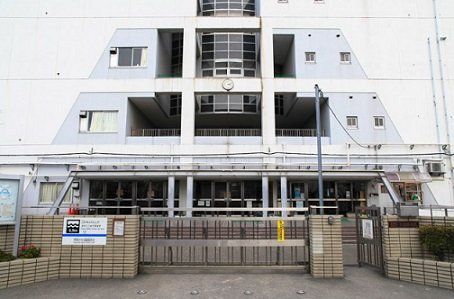 �����s������Z��2���ڂ̐V�z��ˌ��Ă̎��ӊ�