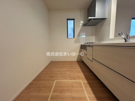 �����s������Z��2���ڂ̐V�z��ˌ��ẴL�b�`��