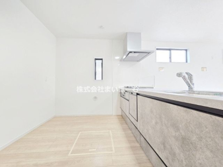 ��ʌ�����s����3���ڂ̐V�z��ˌ��ẴL�b�`��