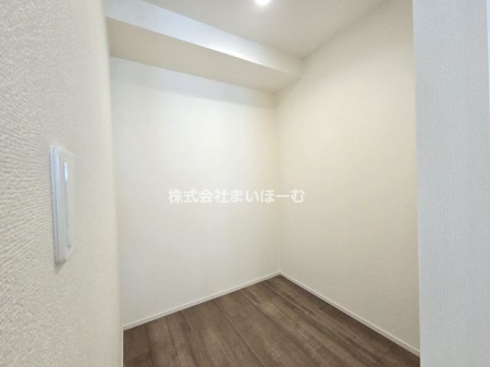 �����s���揬����4���ڂ̐V�z��ˌ��Ă̎��[